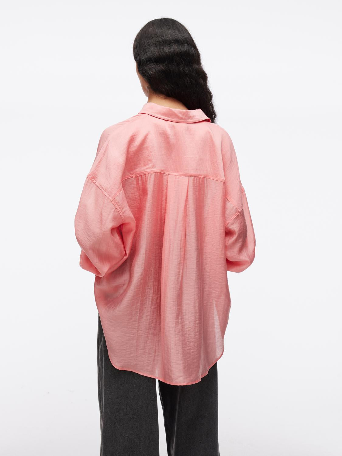 model_shot-back